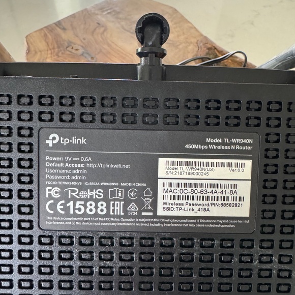 TP Link Router - Picture 3 of 3